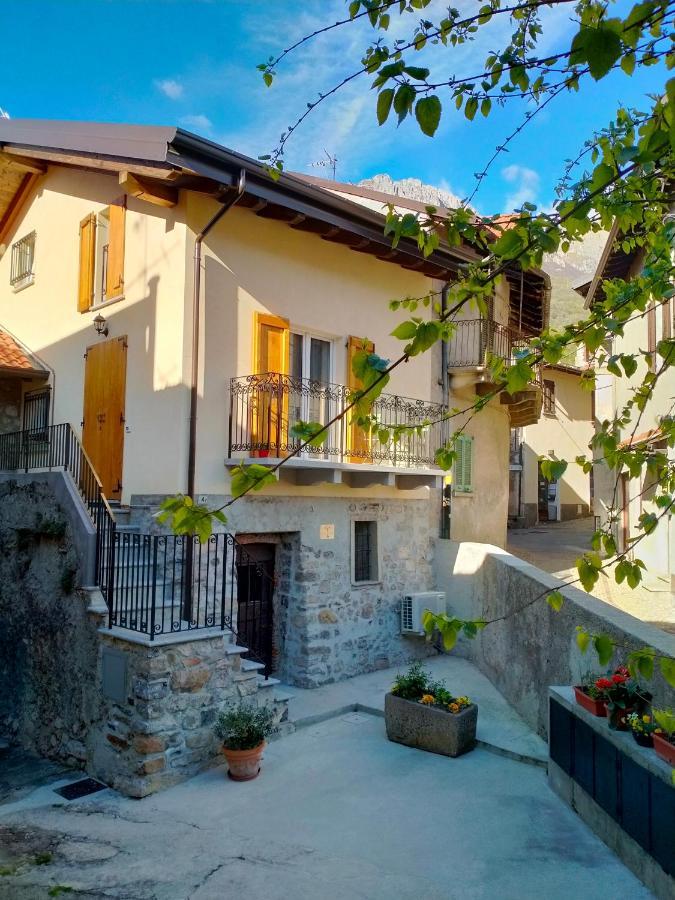 Maison Cascina Amelie Abbadia Lariana Exterior foto